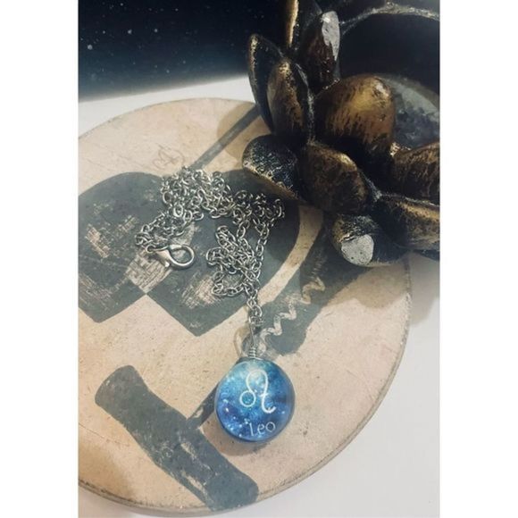 Leo BLUE GLOBE ZODIAC STAR SIGN HOROSCOPE NECKLACE - Picture 2 of 8